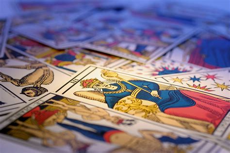 The Influence of Astrology in the Occult Tarot Deck